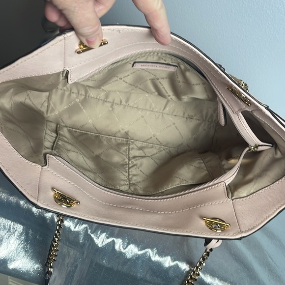 Michael Kors Blush Pink Purse - Picture 12 of 12